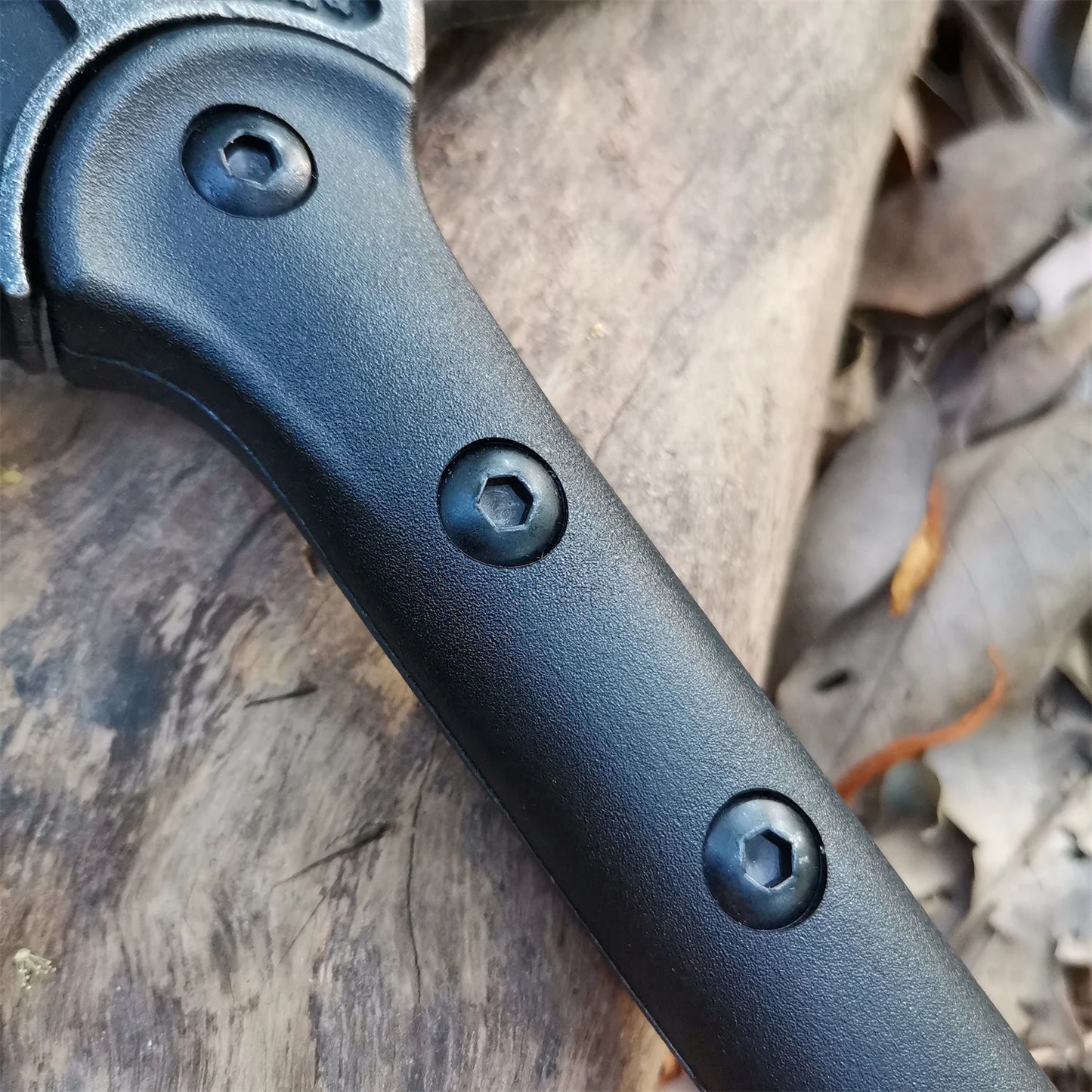 Survival Axe Tactical Hunting Hammer Multifunction Camping Hand Fire Axe Portable Plascti Handle Ax Outdoor Rescue Tools